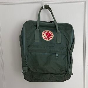 Fjallraven Kånken Forest Green Backpack